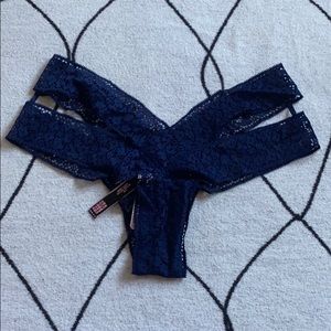 NWT very sexy cheeky sz M panty navy blue